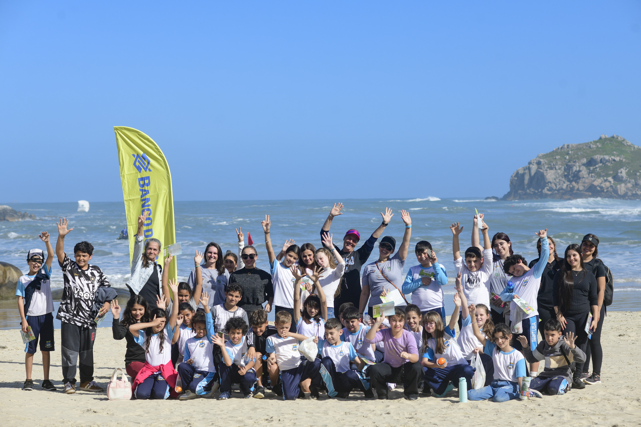 PREFEITURA DE IMBITUBA - Imbituba volta ao cenário internacional do surfe com primeiro dia de disputas da WSL
