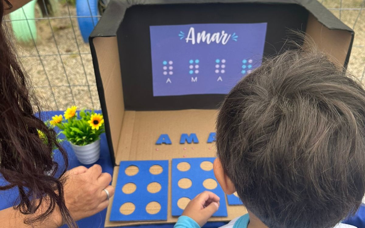 abca76f9-8708-4a64-aef4-d840de23c46f