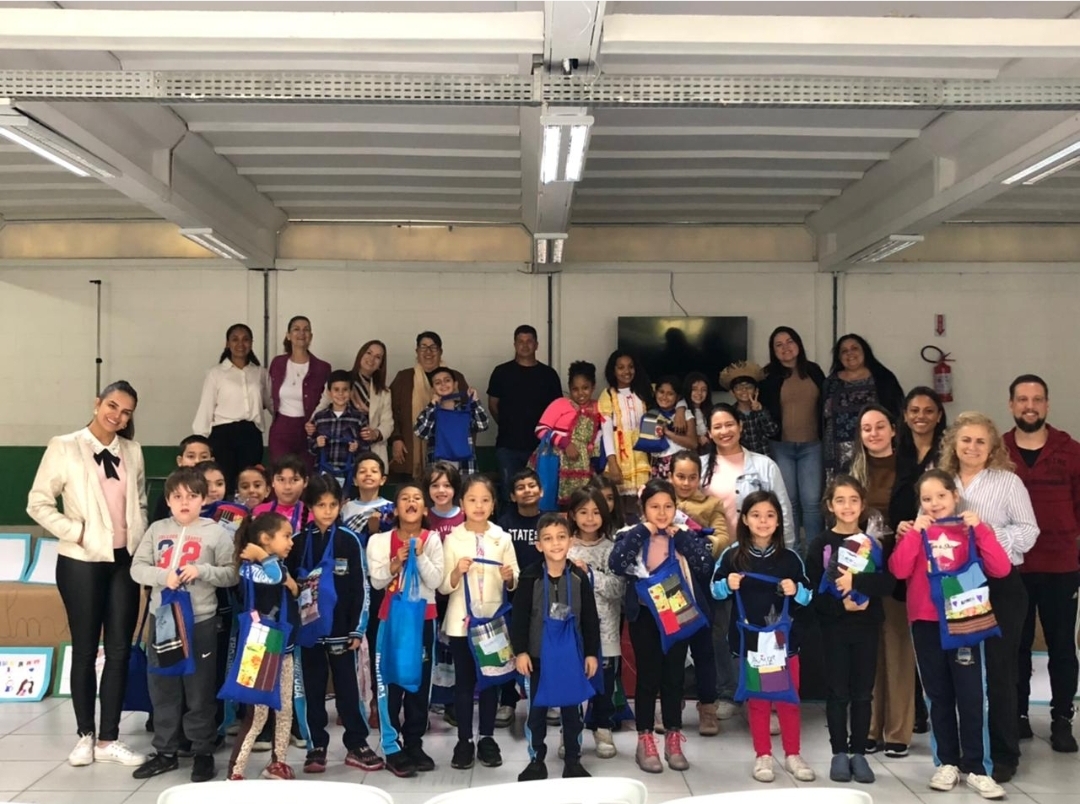 poesia-que-alimenta-conhecimento-que-sustenta-2-1 (1)